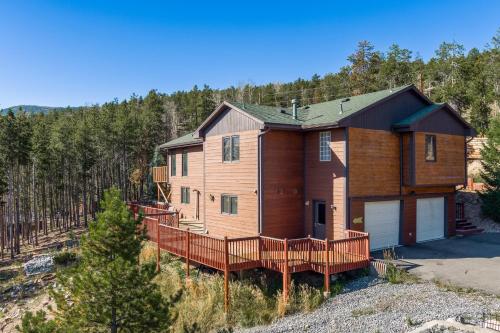 5 Bedroom Whole Home with Mountain Views in Evergreen (CO)