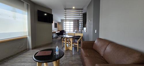 設施, 溫德姆華美達墨西哥城聖達菲 (Ramada by Wyndham Mexico City Santa Fe) in 聖達菲-迪賽西爾托德洛杉磯利昂