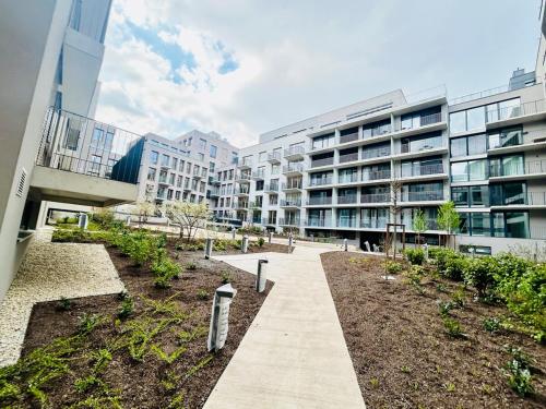 New building New apartment at Andel Metro Station, Прага (фото 4)
