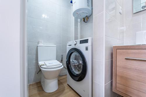 Close to Everything Your Oporto Blue PRM 2F