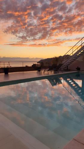 LES SUITES LOVE 2 SPA VUE MER PISCINe, Marsella (foto 6)