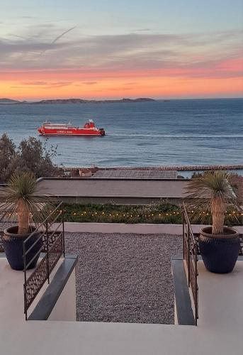 LES SUITES LOVE 3 SPA VUE MER PISCINe, Marseille (photo 6)
