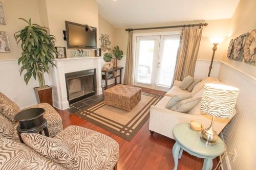 Sandpiper Court 8 by Wild Dunes, with Amenities in Isle of Palms, USA