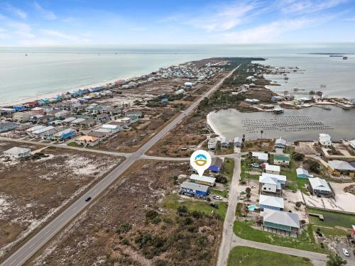 Bungalow by the Bay with FREE ACTIVITIES in Fort Morgan