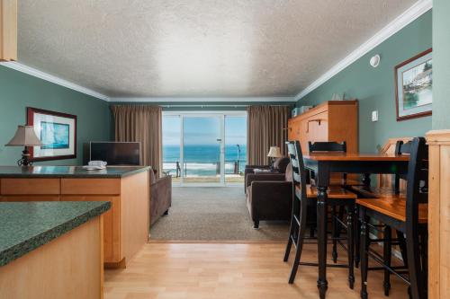 Ocean Terrace Condominiums - main image