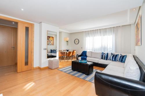 Costa del Sol Luxury Apartment 1-D in ตอเรเกบราดา
