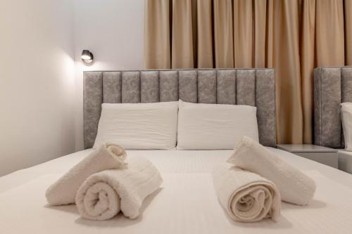 Triple Room with Garden View image 10