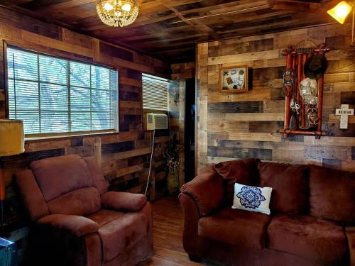 Cozy Ranch Cabin in La Joya (TX)