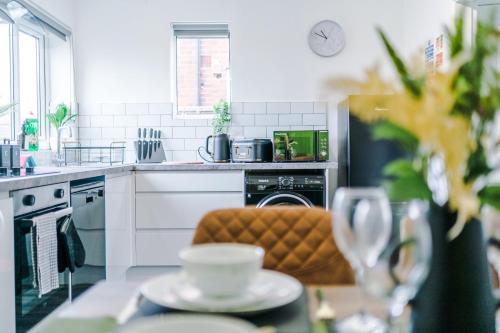 Facilities, The Acacia Lodge - Bright & Modern 3BR Home by Parydise Properties - Ideal for Business & Leisure in Wigan West