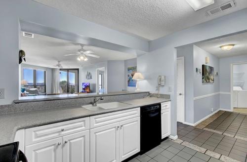 Summerhouse 208 by Wild Dunes, Ocean View Condo in Isle of Palms, USA