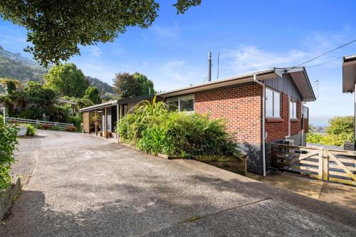 Skyline Staycation - Rotorua Holiday Home - image 4