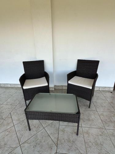 One-Bedroom Apartment image 10