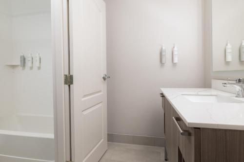 2 bedrooms, 4 beds
