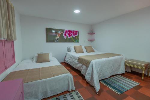 1 double bed, 1 twin bed