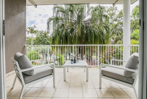 ระเบียง/ชานเรือน, โรงแรมแซนด์คาสเซิล 1770 แอนด์ รีสอร์ท (Sandcastles 1770 Motel & Resort) in แอกเนส วอเตอร์