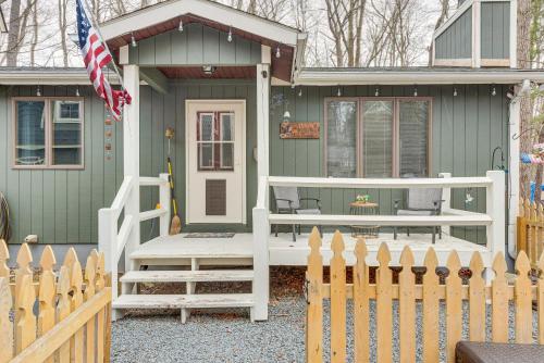 Lake Access and Game Room Cabin in Pocono Mtns Lake Access and Game Room Cabin in Pocono Mtns