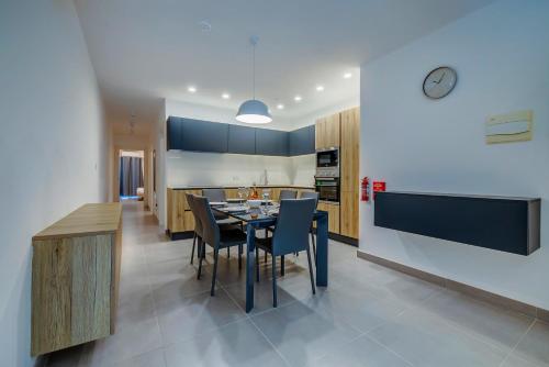 Bright and Modern 2BR Prime St Julian’s Location - image 2