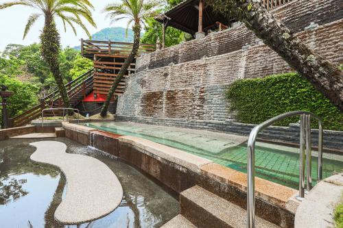 bazen, Sunrise Hot Spring Hotel in Shitan Township