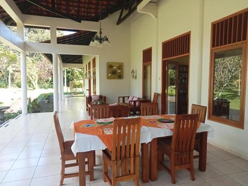 Guesthouse Rumah Senang in Kalibaru