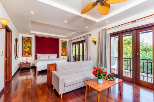 Three-Bedroom Villa image 8