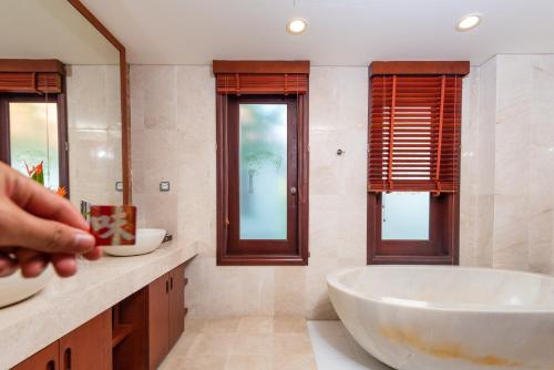 Three-Bedroom Villa image 5