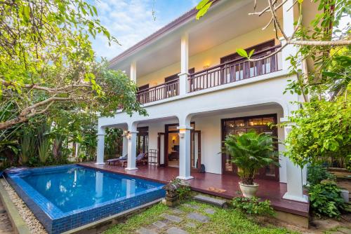Three-Bedroom Villa image 2
