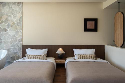 Family Room with Bath image 9