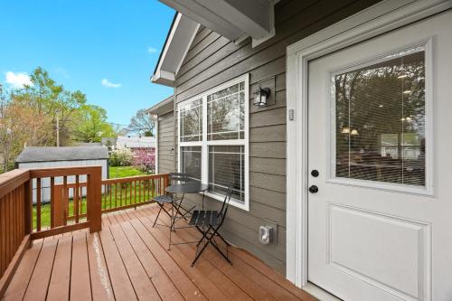 Charming 4-BR Retreat in the Heart of Clarksville in คลาร์กสวิวลล์ (IN)