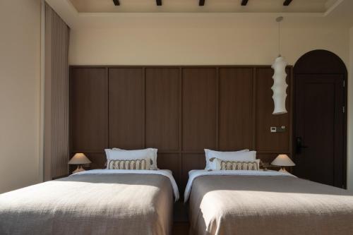 Deluxe Suite with Sea View image 7