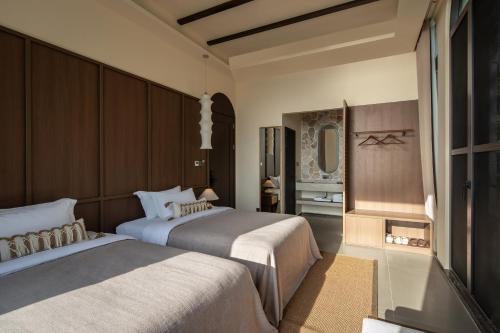 Deluxe Suite with Sea View image 5