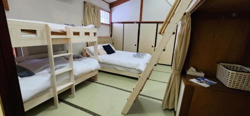Myoko Ski Lodge in Akakura Village - image 3