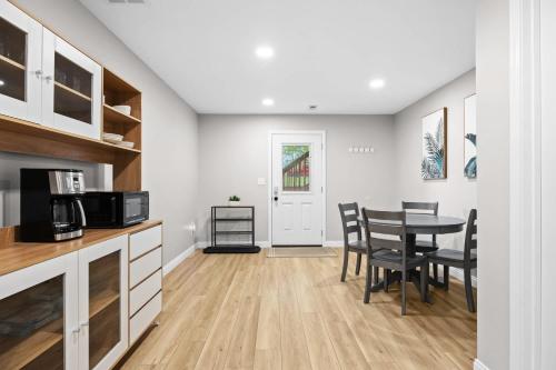 Charming 1-BR Retreat in the Heart of Clarksville in คลาร์กสวิวลล์ (IN)