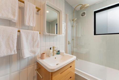Two-Bedroom House image 8