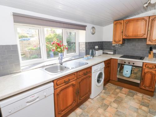 Barn Court Cottage - image 13