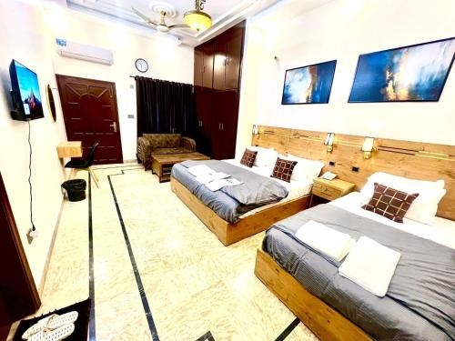 Two-Bedroom Standard Apartment room in Karachi BNB Royal Family - Airport-Shahr-e-Faisal
