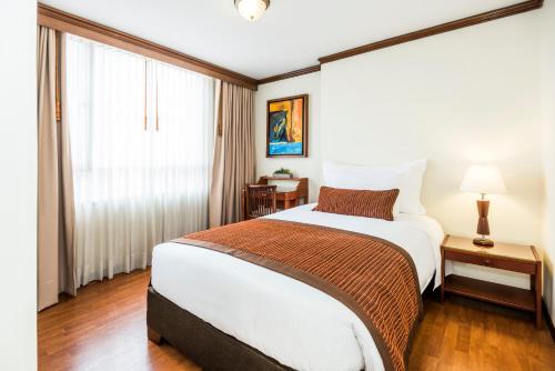 Hotel Vilar America Located in Chapinero (Residential-Commercial Area), Hotel Vilar América is a perfect starting point from which to explore Bogota. The hotel offers a high standard of service and amenities to suit the