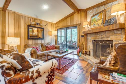 4 Mi to Ski Sapphire Valley! Resort Retreat in Sapphire (NC)