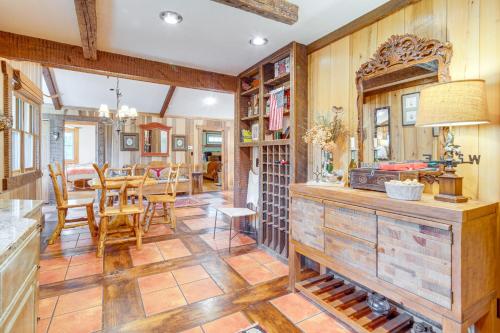 4 Mi to Ski Sapphire Valley! Resort Retreat in Sapphire (NC)