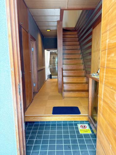 Spacious Traditional Japanese House with Modern Amenities near Shibuya for Families and Groups up to 12 Guests