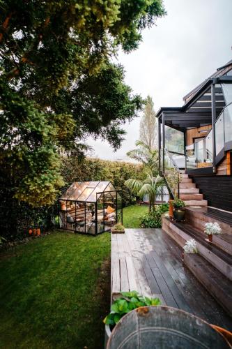 Romantic Retreat, Hot Tub, Glasshouse, Ensuite in الليرسله