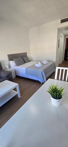 Triana Apartahotel, Siviglia