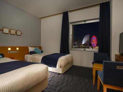 Superior Twin Room with Night View - Non-Smoking