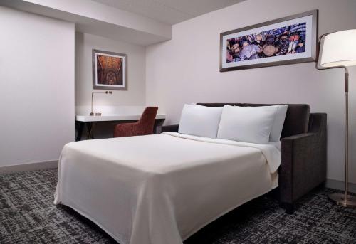 Hilton Garden Inn Detroit/Downtown - image 5