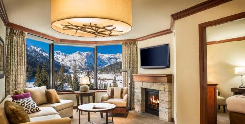 Suite with Fireplace, Valley View and Accessible Shower