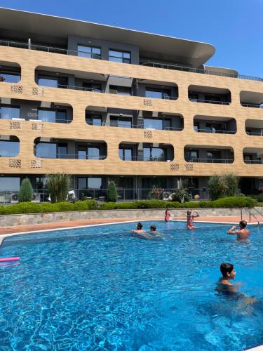 Freddo apartment - Coral Residence complex with parking & pool, Varna (foto 2)