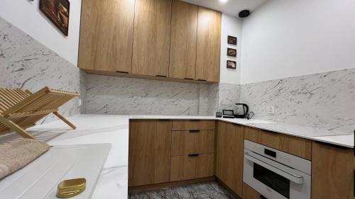 virtuve, NEW Apartament BLACK Warszawa Parking FREE in Wolka Kosowska