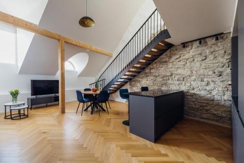 Two-Bedroom Deluxe Apartment image 10