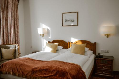 Standard Double Room image 3