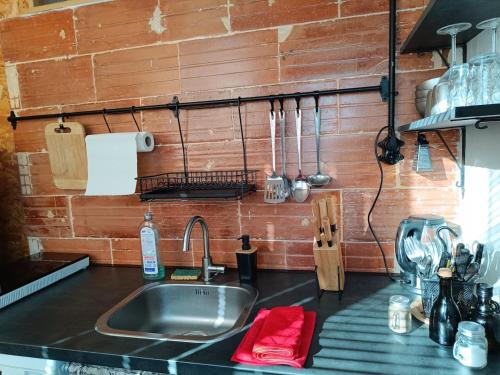 Kitchen, Logement dans residence principale Le Cres near l'Aube Rouge