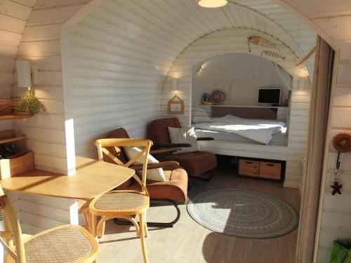 Tiny House De Boet, in Natuurgebied en vlakbij het Strand Tiny House De Boet, in Natuurgebied en vlakbij het Strand